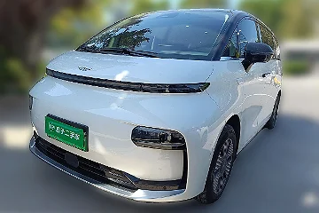 吉利银河翼真L380 2025款 陆地空客 570km 前驱卓越版 6座