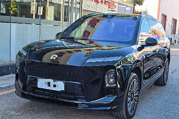 蔚来ES8 2026款 635km 行政豪华版 102kWh 6座