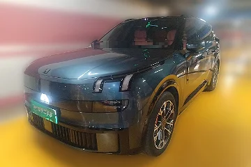 领克900 2025款 2.0T 280km Ultra 6座